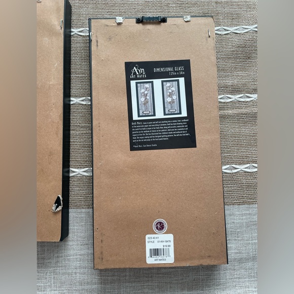 Art Mates, Set of 2 wall decor “ Love” and “Hope”. 7.25” x 14”. Black frame - Picture 6 of 8